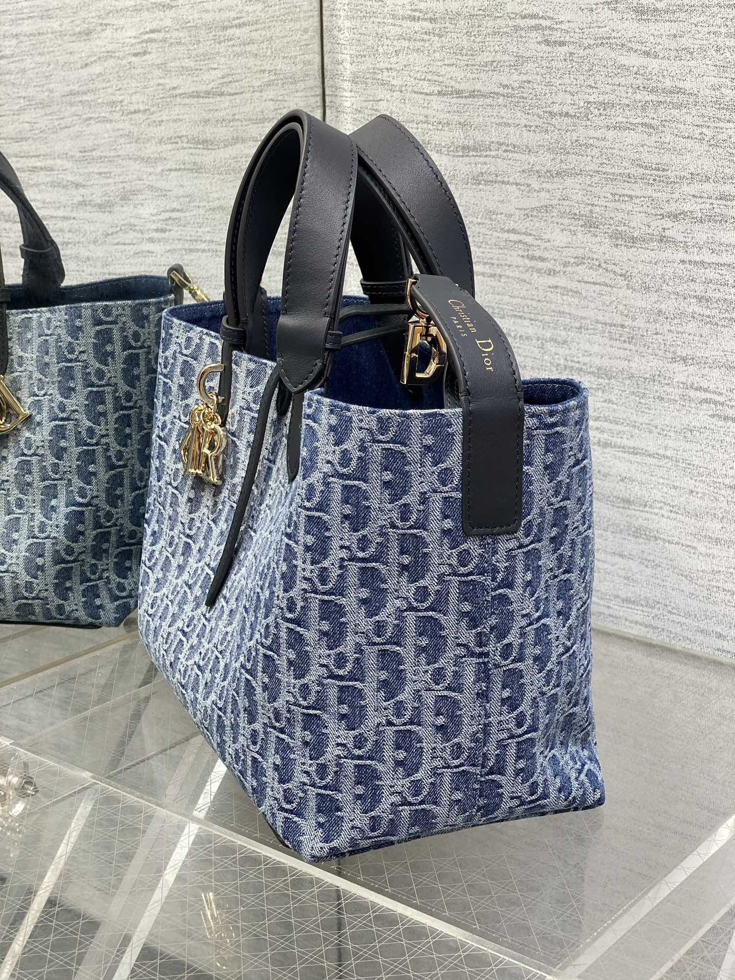 Medium Dior Toujours Bag Blue Denim Dior Oblique Jacquard